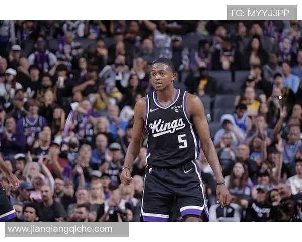 德阿隆福克斯如何在NBA赛场上崭露头角成就自我传奇